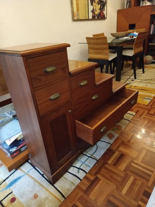 Mueble escalonado de madera