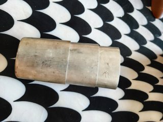 Vasos y petacas metálicas para camping antiguos