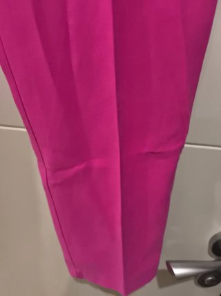Pantalón fucsia Mango