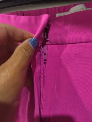 Pantalón fucsia Mango