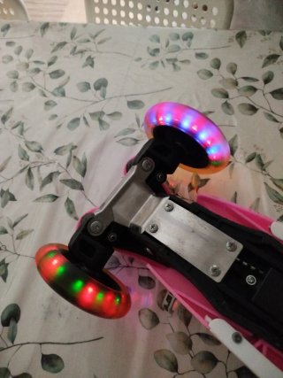 Patinete Regulable y plegable con luces 4-8 años