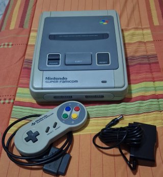 Nintendo Super Famicom Console + Controller