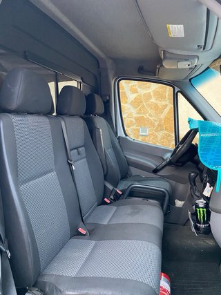 Mercedes-Benz Sprinter 2011