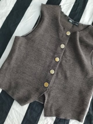 Top Zara botones plateados