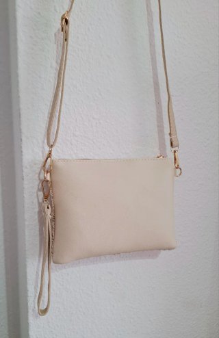 Bolso de mano tejido beige con correa