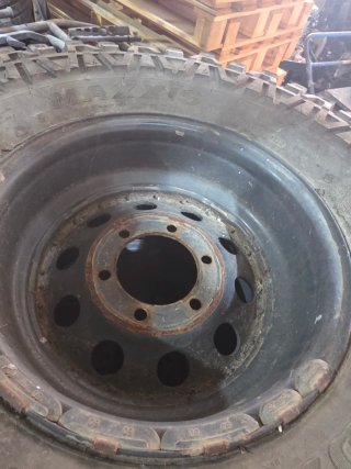 Llantas con neumaticos Maxxis Mudzilla 37x13.5 R15