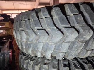Llantas con neumaticos Maxxis Mudzilla 37x13.5 R15