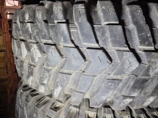 Llantas con neumaticos Maxxis Mudzilla 37x13.5 R15