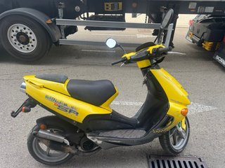 Aprilia 50sr Amarillo Scooter