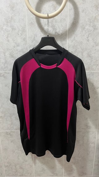 Camiseta deportiva. Talla M