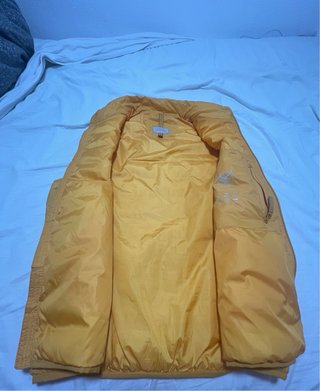 Chaleco acolchado amarillo