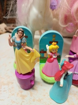 Set di figure vintage Barbie con cavalli e principesse
