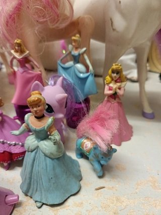 Set di figure vintage Barbie con cavalli e principesse