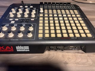 Controlador MIDI Akai APC40 Mk1