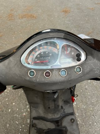 Kymco Vitality 49 Scooter Negra Etiqueta B