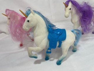 Set 3 Unicornios Juguete Pelo Rosa, Azul, Morado