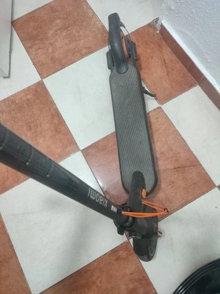 Patinete eléctrico seminuevo