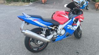 Honda CBR 600 F4i Sportbike Roja/Azul