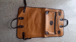 Bolsa portatrajes de viaje piel beige y marrón