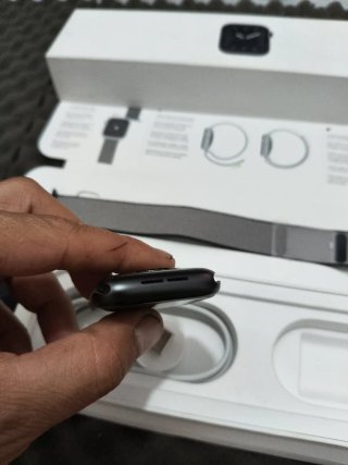 Apple Watch Series 5 Space Gray