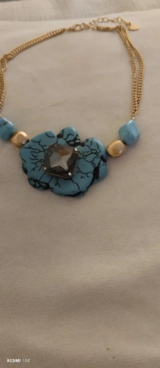 Collar bisutería dorado con piedra turquesa