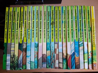 22 Libros de cuentos escogidos años 80