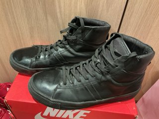 Zapatillas altas negras
