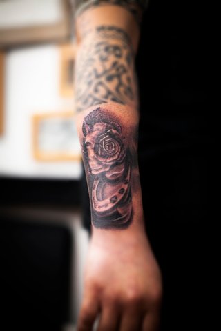 Tatuaje N#166 - Rosa y Herradura
