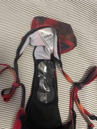 Bikini Talla L Negro y Rojo
