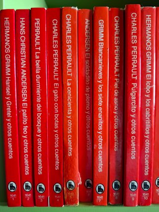 24 libros de cuentos de los años 80