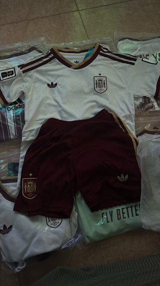 Conjunto Adidas España Camiseta y Pantalón Corto