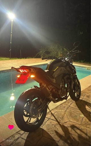 Zontes Z2 Naked Negra y Amarilla