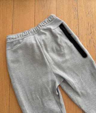 Pantalón Chándal Nike Tech Gris