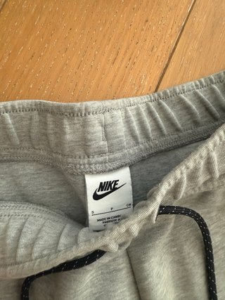 Pantalón Chándal Nike Tech Gris