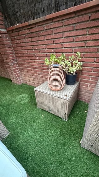 Conjunto 2 sofás con puffs y mesa