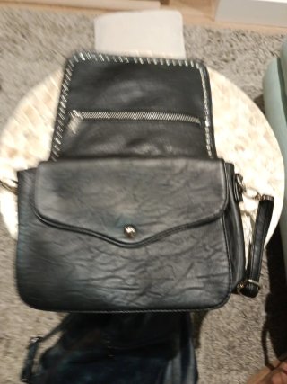 Bandolera Misako Negra Tachuelas Multi bolsillos