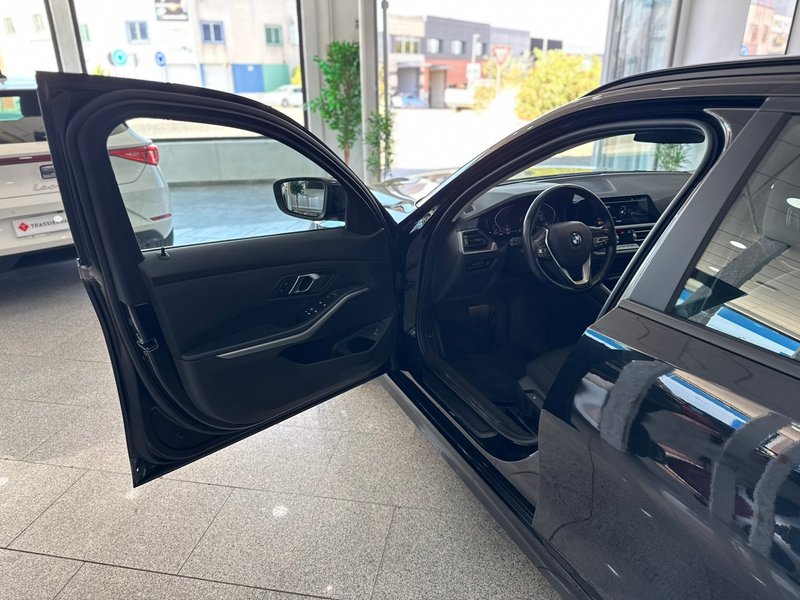 BMW Serie 3 Touring 318d (G21 LCI) 2022, foto 22