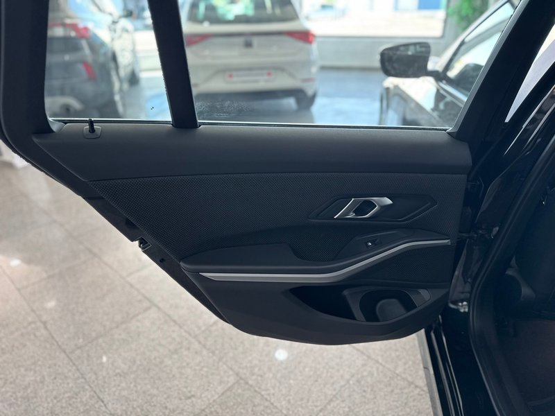BMW Serie 3 Touring 318d (G21 LCI) 2022, foto 50