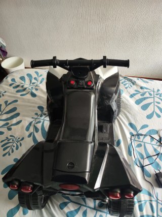 Quad eléctrico infantil