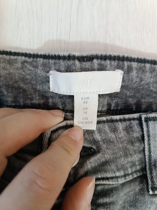 Vaqueros H&M mujer grises