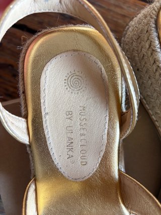 Sandalias doradas Musse & Cloud x Ulanka