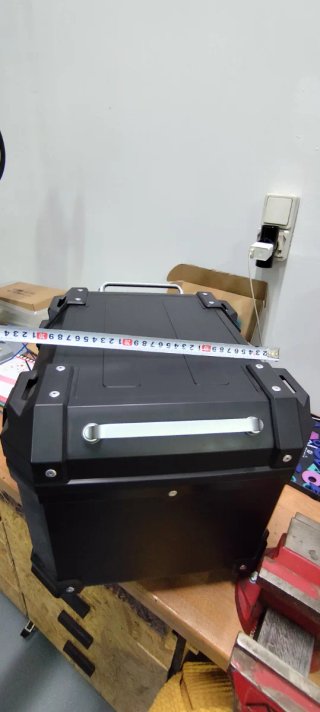 Baúl universal negro con soporte