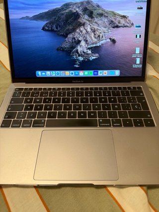 MacBook Air i5 Gris Espacial