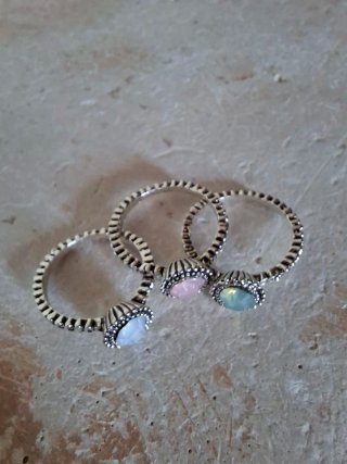 Set 3 Anelli con Pietre Colorate