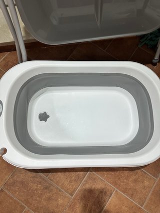 Bañera bebé con patas y cambiador