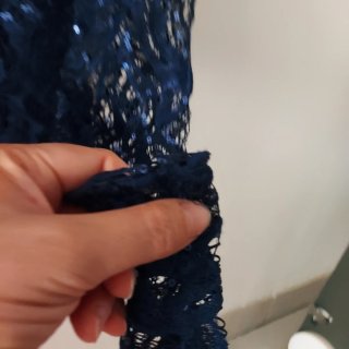 Maglia pizzo blu con paillettes