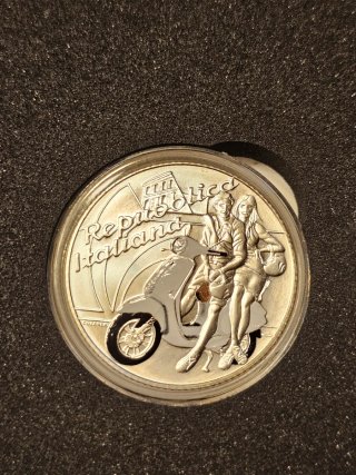 5 Euro Vespa Rossa e Bianca 2019-Serie Eccellenze