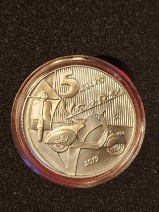 5 Euro Vespa Rossa e Bianca 2019-Serie Eccellenze