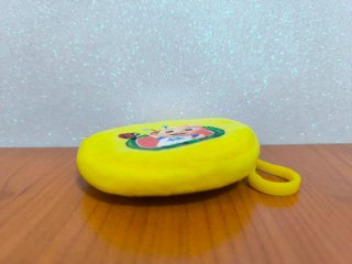 Portamonete giallo Cocomelon con portachiavi