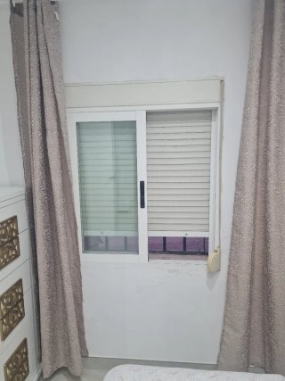 Puerta, ventanas y rejas